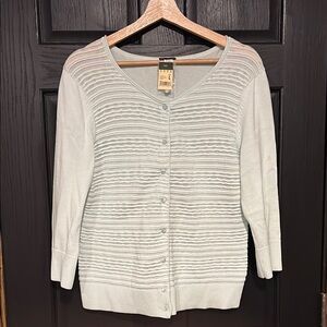 Women's Button-Up Sweater - Light blue